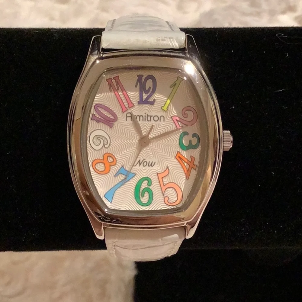 ⬇️⬇️⬇️ CLEARANCE ⬇️⬇️⬇️ Amitron Fashion Watch